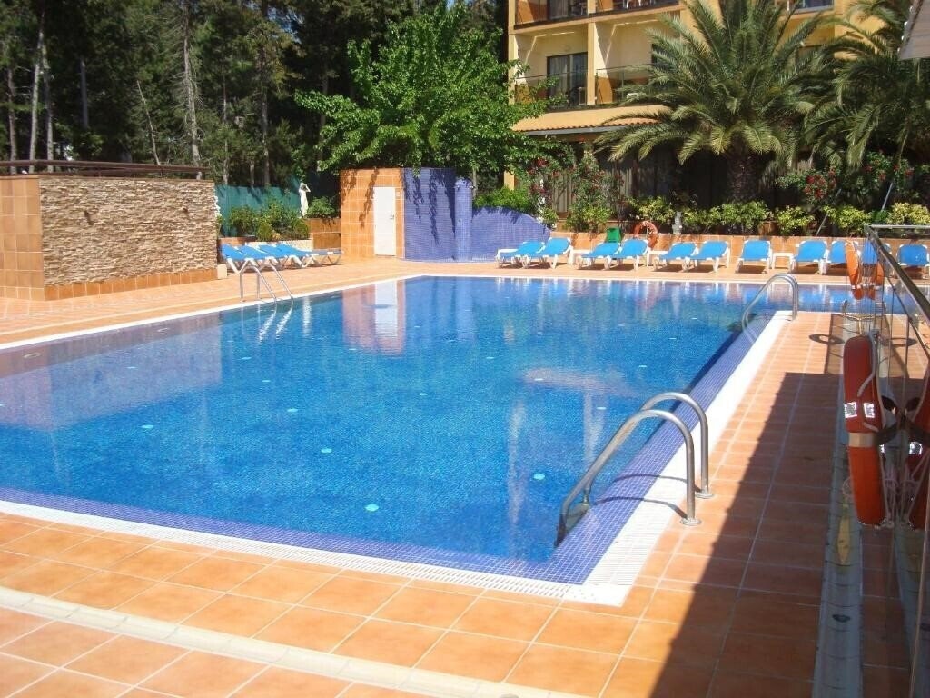 Отель Univers 3*