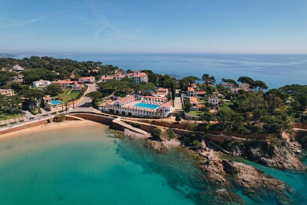 Территория Hostal De La Gavina 5*