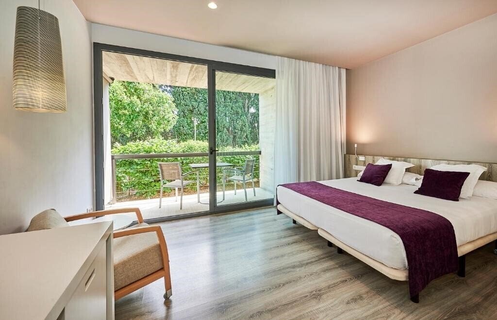 Отель URH Hotel Moli Del Mig (ex. Moli Del Mig) 4*