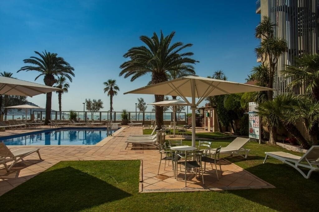 Апартаменты Hotel Monterrey Roses by Pierre & Vacances (ex. Monterrey) 3*