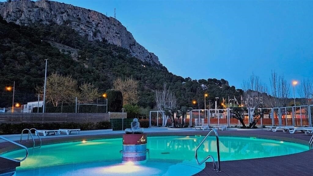 Панорама Apartamentos La Masia 2*