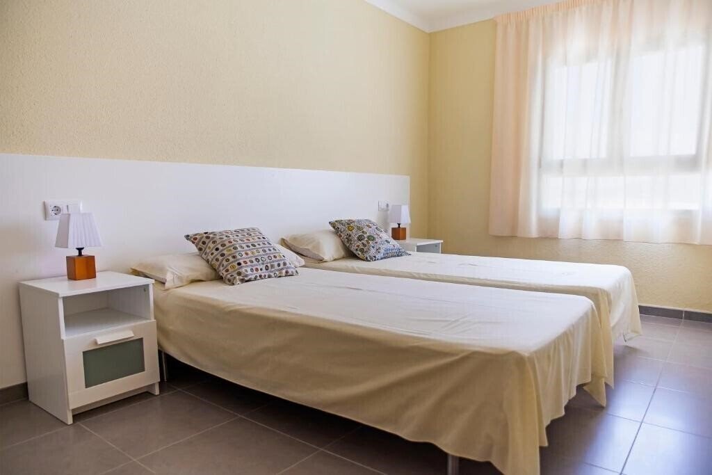Фотографія Apartamentos Quijote Estartit Apart 3*