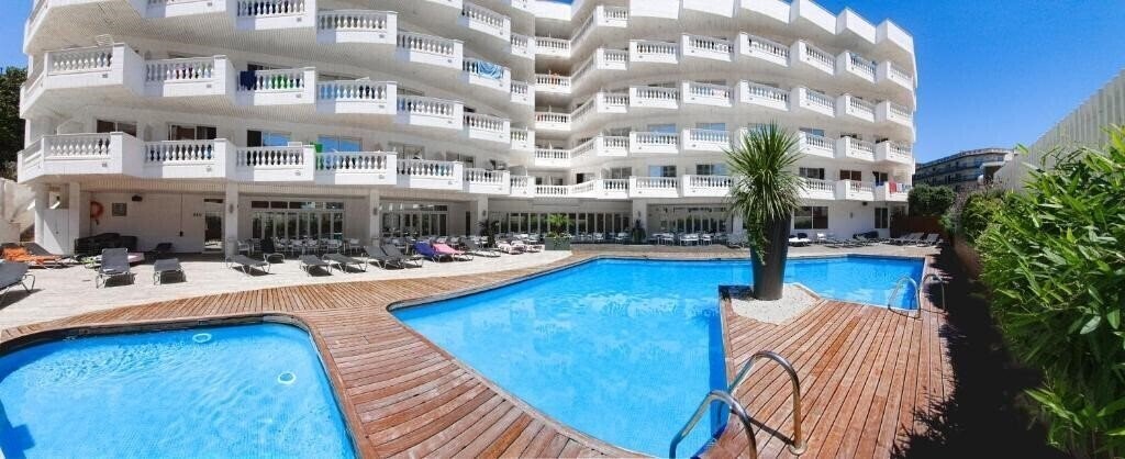 Панорама Bernat II 4*