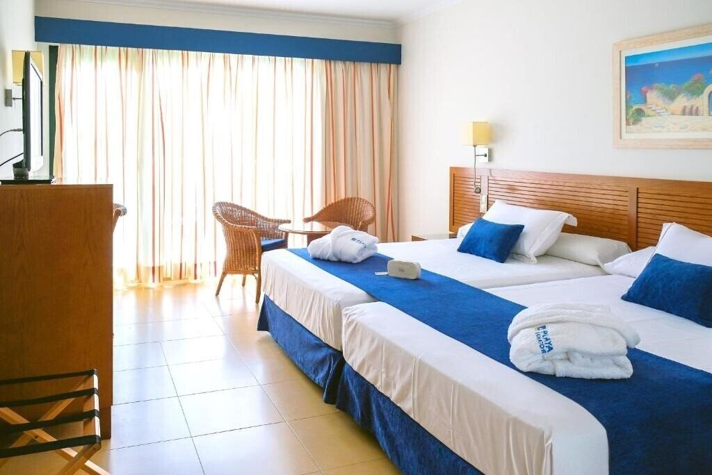 Апартаменти Playamarina 4*