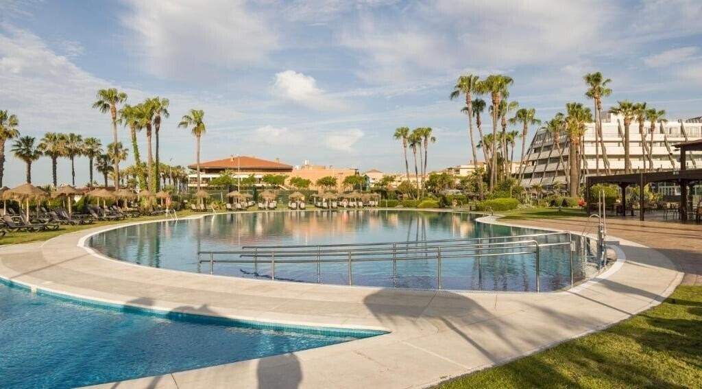 Фотографія Ilunion Islantilla (ex. Confortel Islantilla) 4*