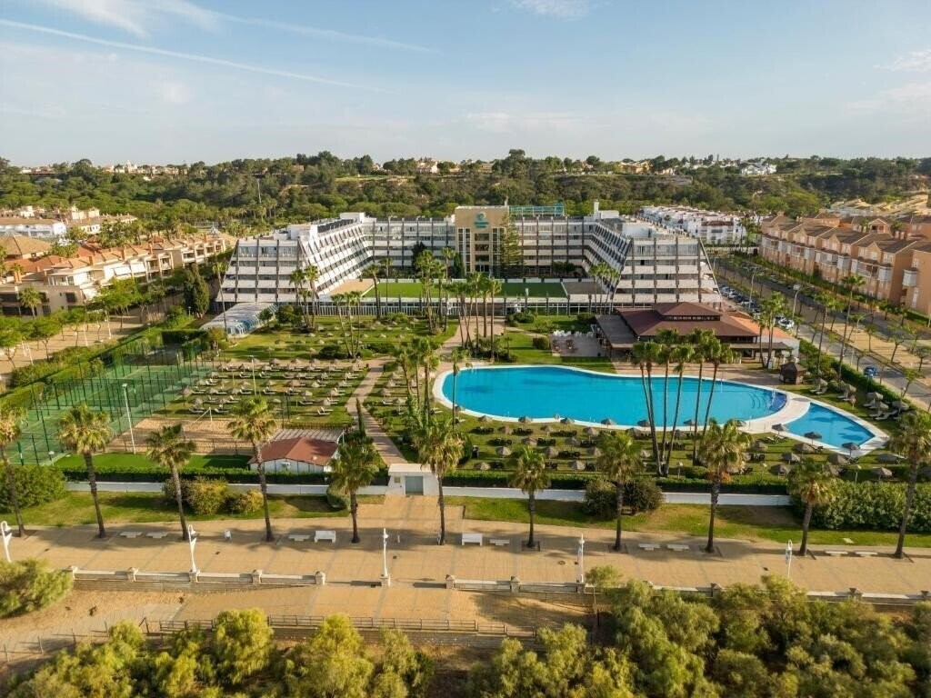 Вид Ilunion Islantilla (ex. Confortel Islantilla) 4*