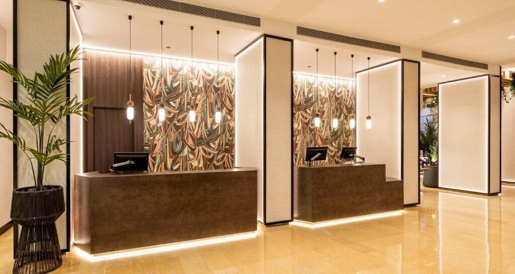 Вид Ilunion Valencia 4 4*