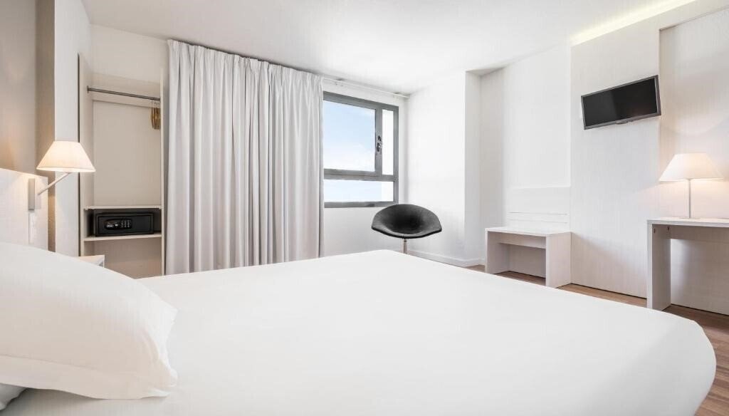 Фото Ilunion Valencia 3 3*