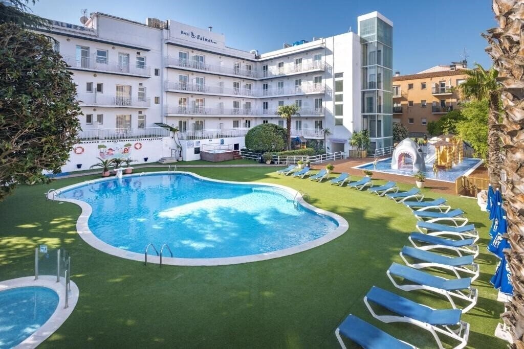 Отель Balmes Calella 3*