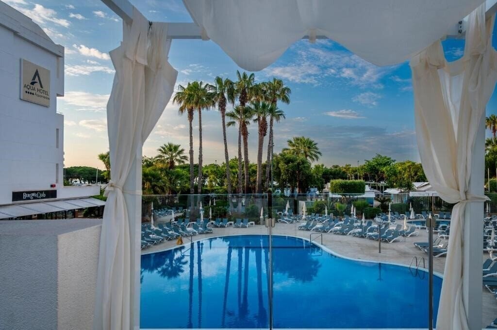 Вид AQUA Hotel Aquamarina & SPA 3*