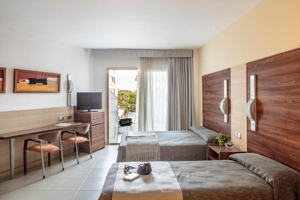 Панорама AQUA Hotel Aquamarina & SPA 3*