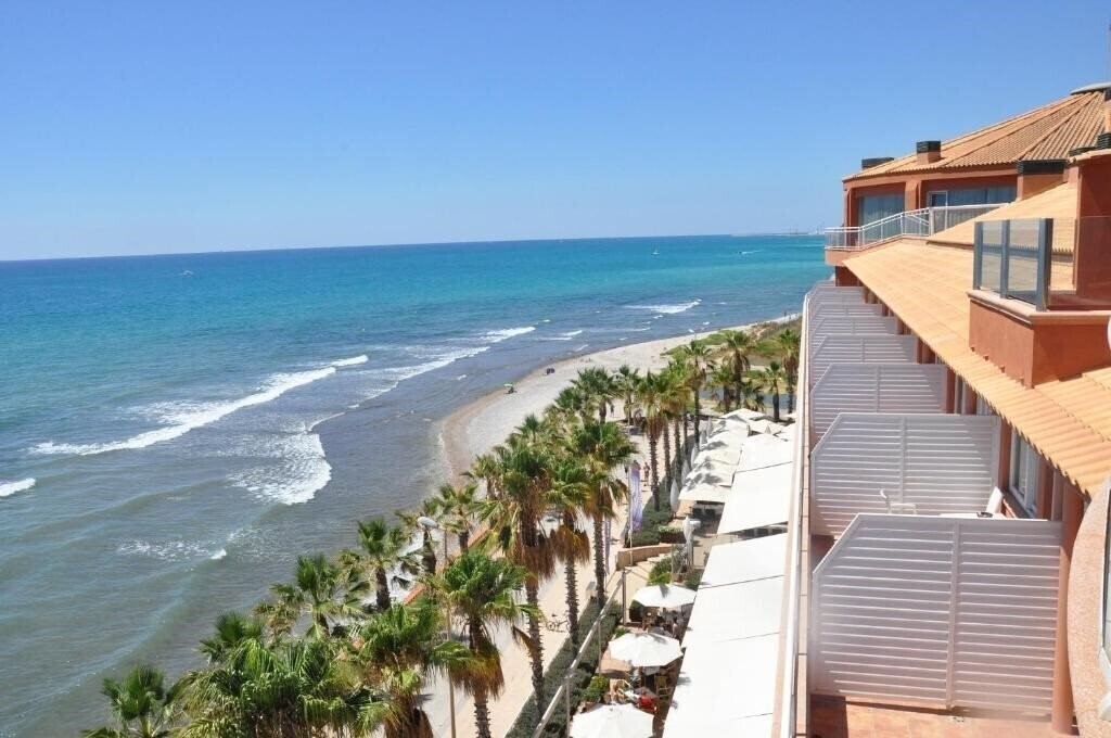 Фотографія Sunway Hotel & Aprt Playa Golf Sitges 4*