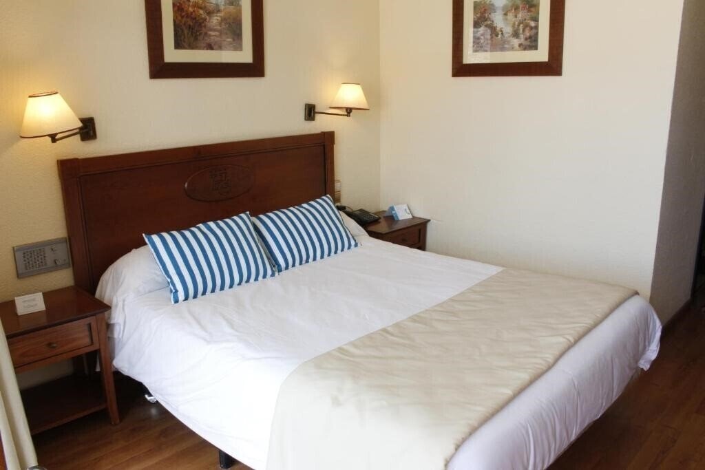 Панорама Gran Cervantes By Blue Sea 4*