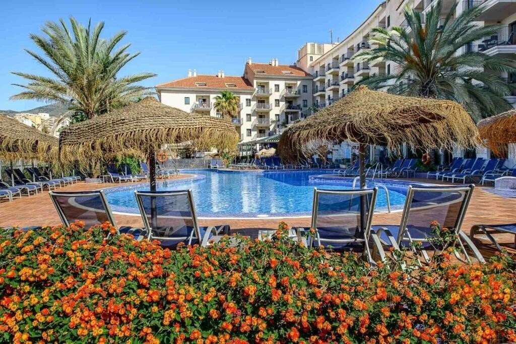 Территория Hotel SPA Benalmadena Palace 4*
