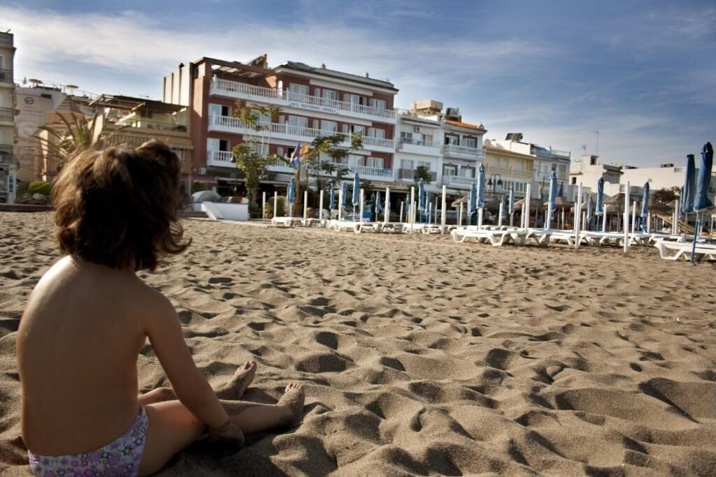 Территория Hotel Mediterraneo Carihuela 3*