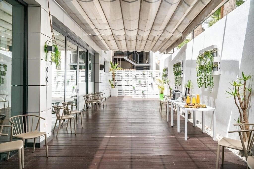 Апартаменти Vincci Malaga 4*