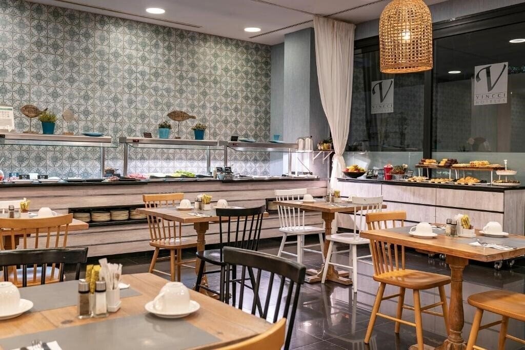 Панорама Vincci Malaga 4*