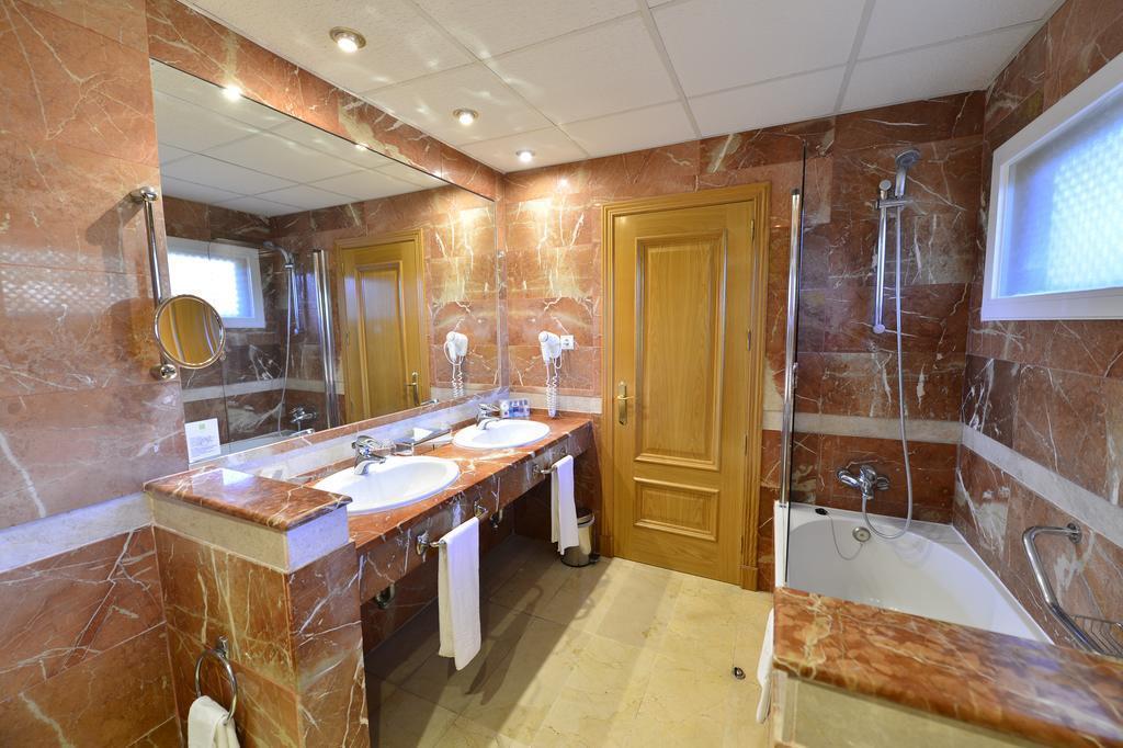 Вид Guandalmina SPA & Golf Hotel 4*