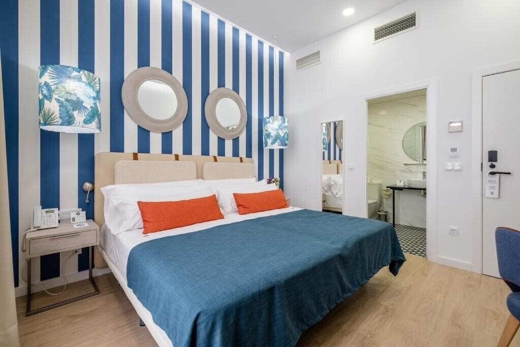 Готель Soho Boutique Urban 3*