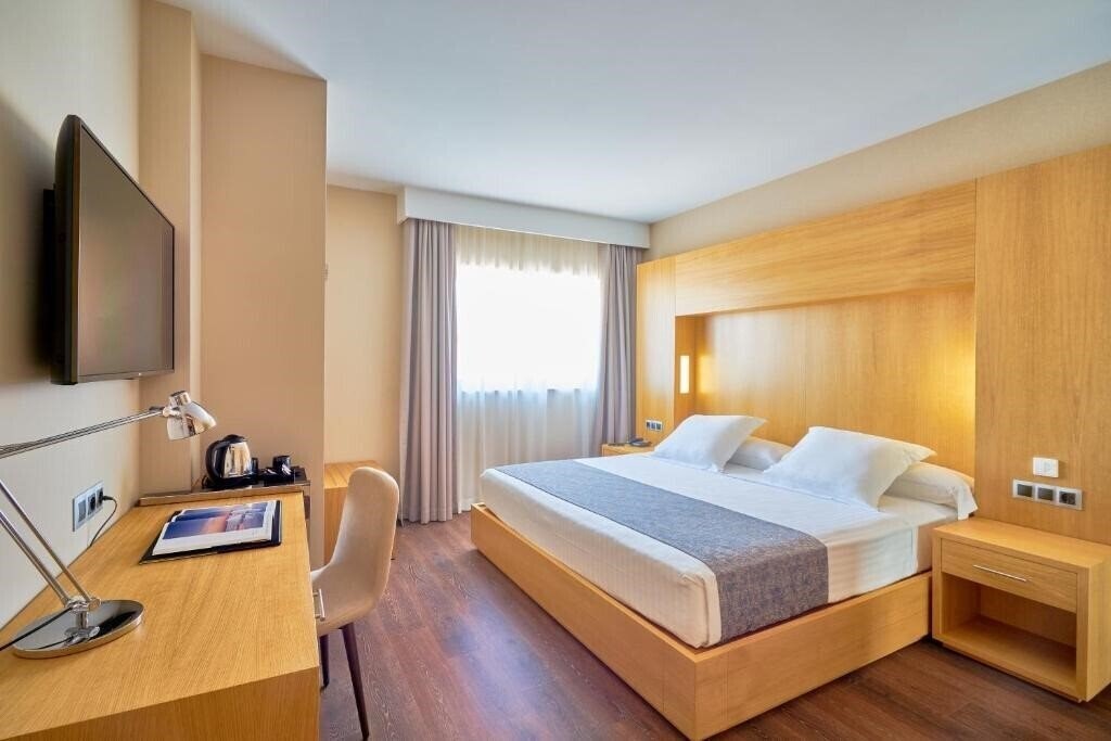 Готель Guadalmedina 4*