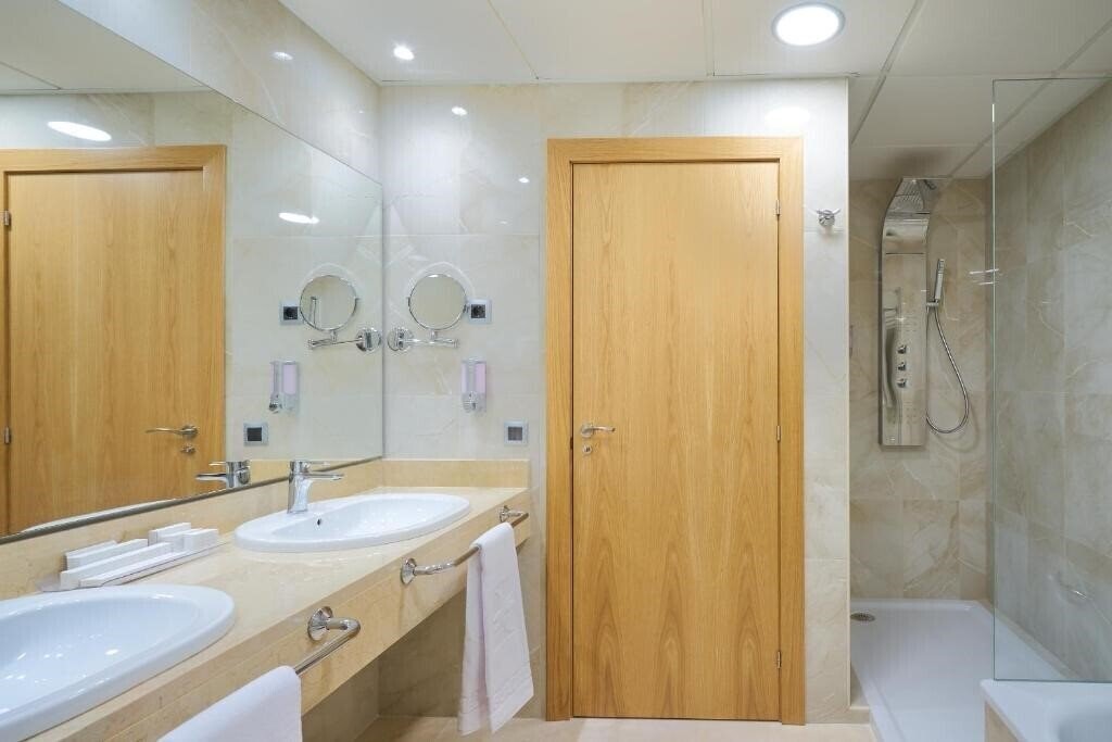 Фотографія Guadalmedina 4*