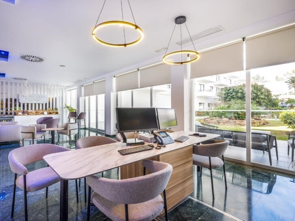 Апартаменти Ocean House Costa Del Sol 4*