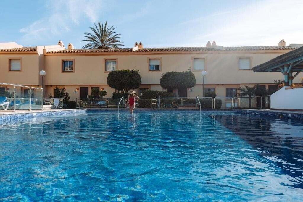 Вид Ramada Hotel & Suites By Wyndham Costa Del Sol (ex. Select Marina Park) 3*