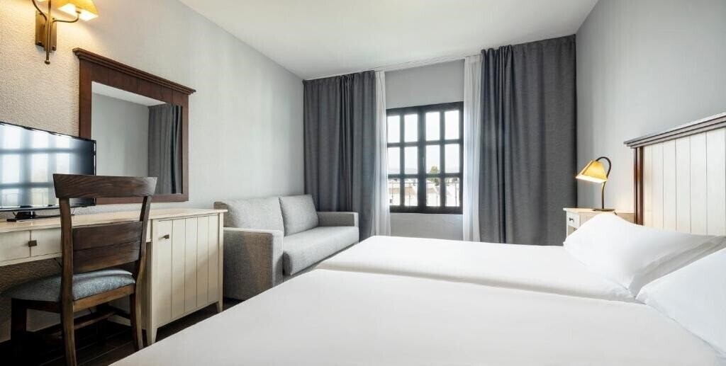 Фото Ilunion Hacienda De Mijas (ex. Hacienda Puerta Del Sol) 4*