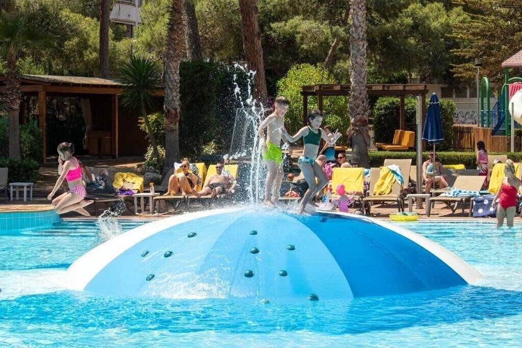 Територія Golden Avenida Suites 3*