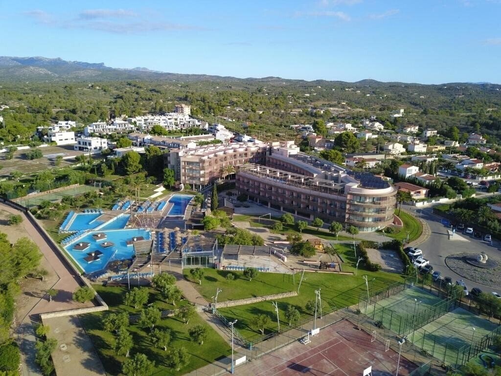 Территория Ohtels Les Oliveres 4*