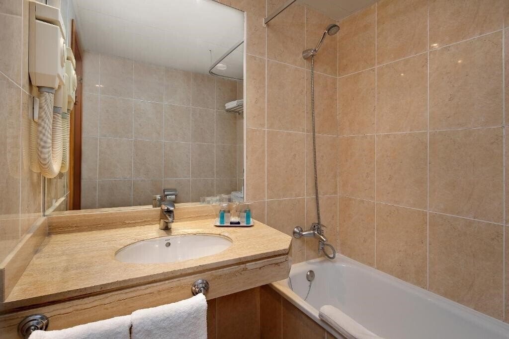 Територія Hcc Montsia 2*