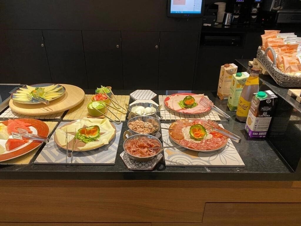 Панорама Hotel Raval De La Mar 4*