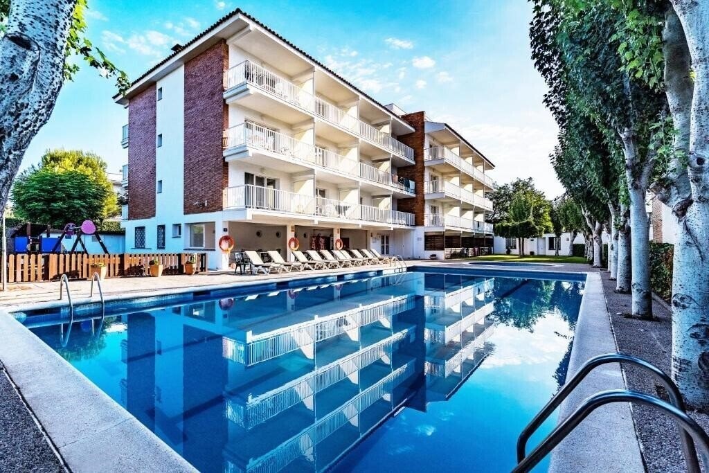Отель Apartamentos Sunway Atlanta 1*