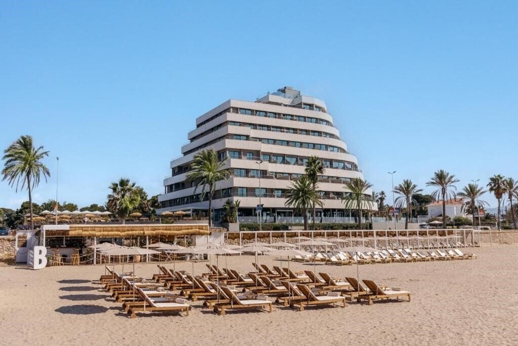Апартаменти Me Sitges Terramar 4*