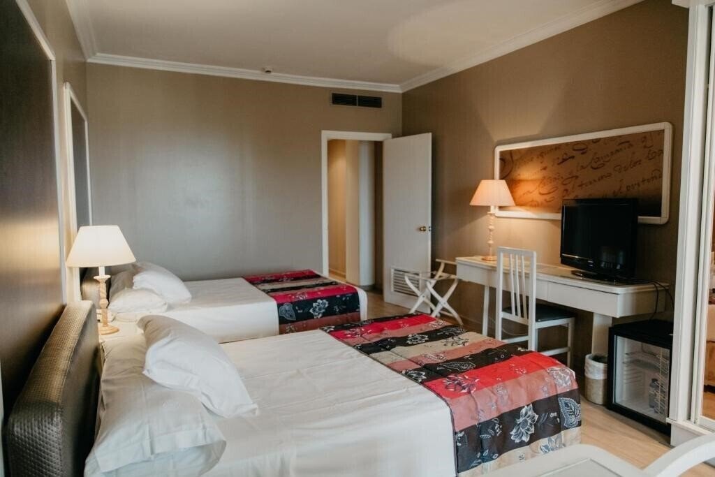 Територія Mas Gallau 4*