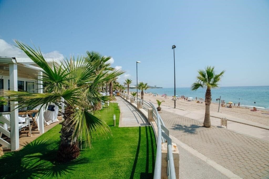 Отель Alannia Costa Dorada 3*