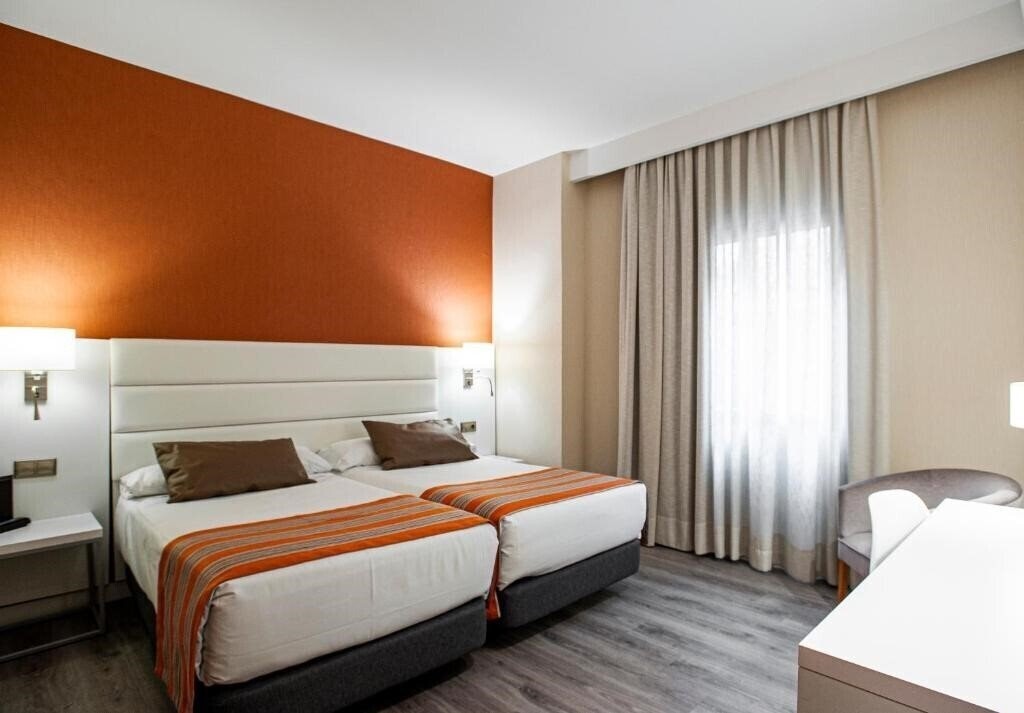 Апартаменты Catalonia Conde De Floridablanca 4*