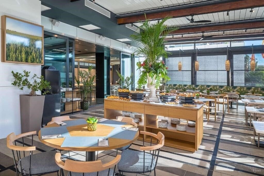 Фото Silken 7 Coronas 4*