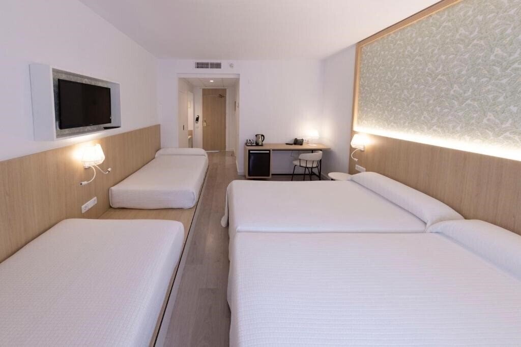 Фотография Sercotel Carlos Iii, An Ascend Hotel Collection Member 3*