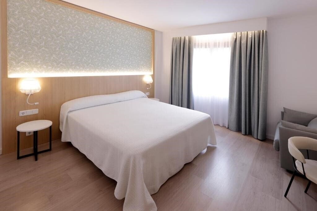 Картинка Sercotel Carlos Iii, An Ascend Hotel Collection Member 3*