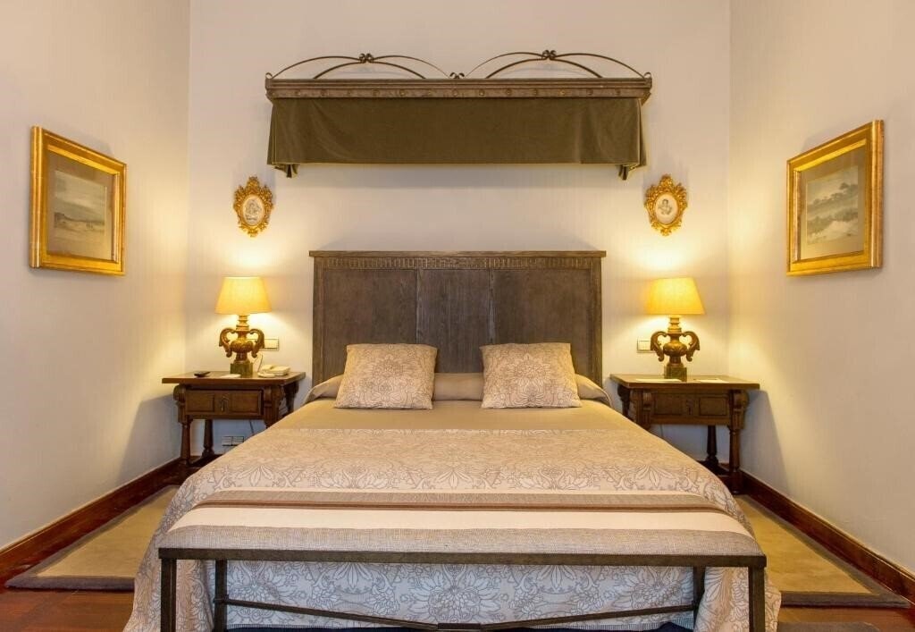 Территория Parador De Santiago De Compostela 5*