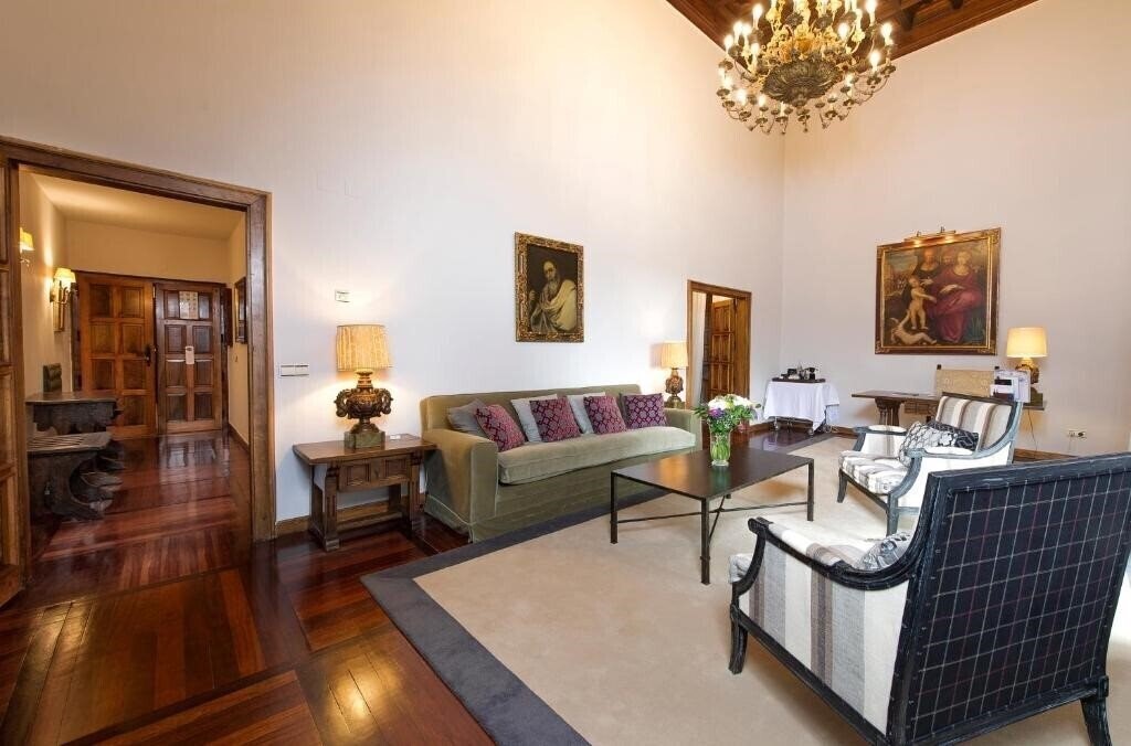 Вид Parador De Santiago De Compostela 5*