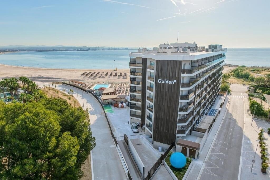 Отель Golden Donaire Beach 4*