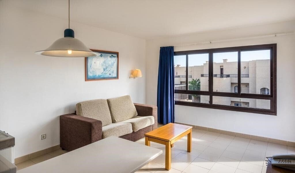 Вид Apartamentos Blue Sea Costa Teguise Gardens 3*