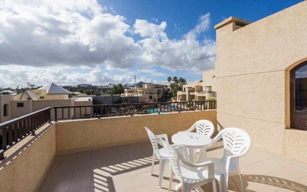 Территория Apartamentos Blue Sea Costa Teguise Gardens 3*