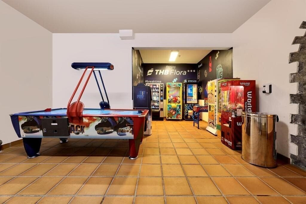 Апартаменти Thb Flora 3*