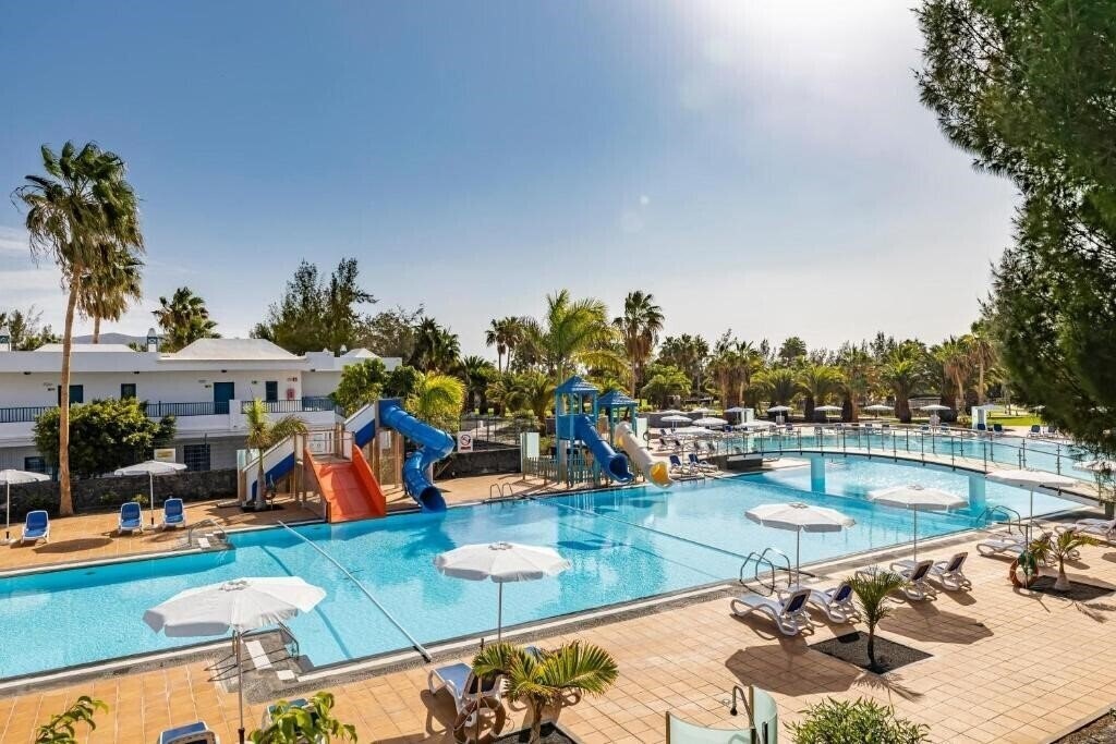 Готель THB Tropical Island 4*