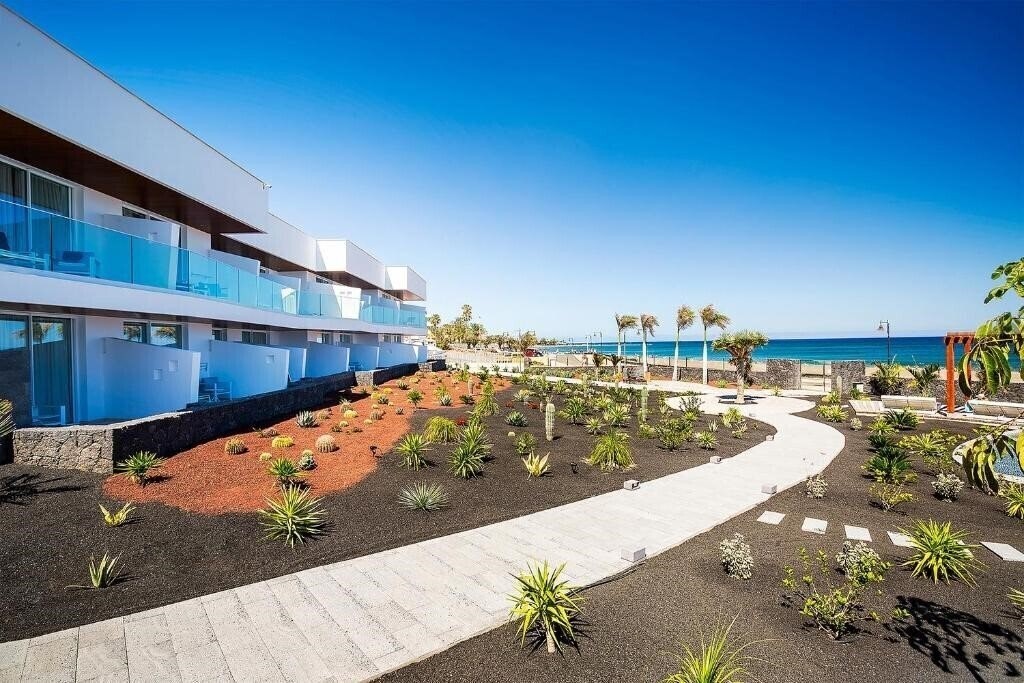 Панорама Lava Beach 5*