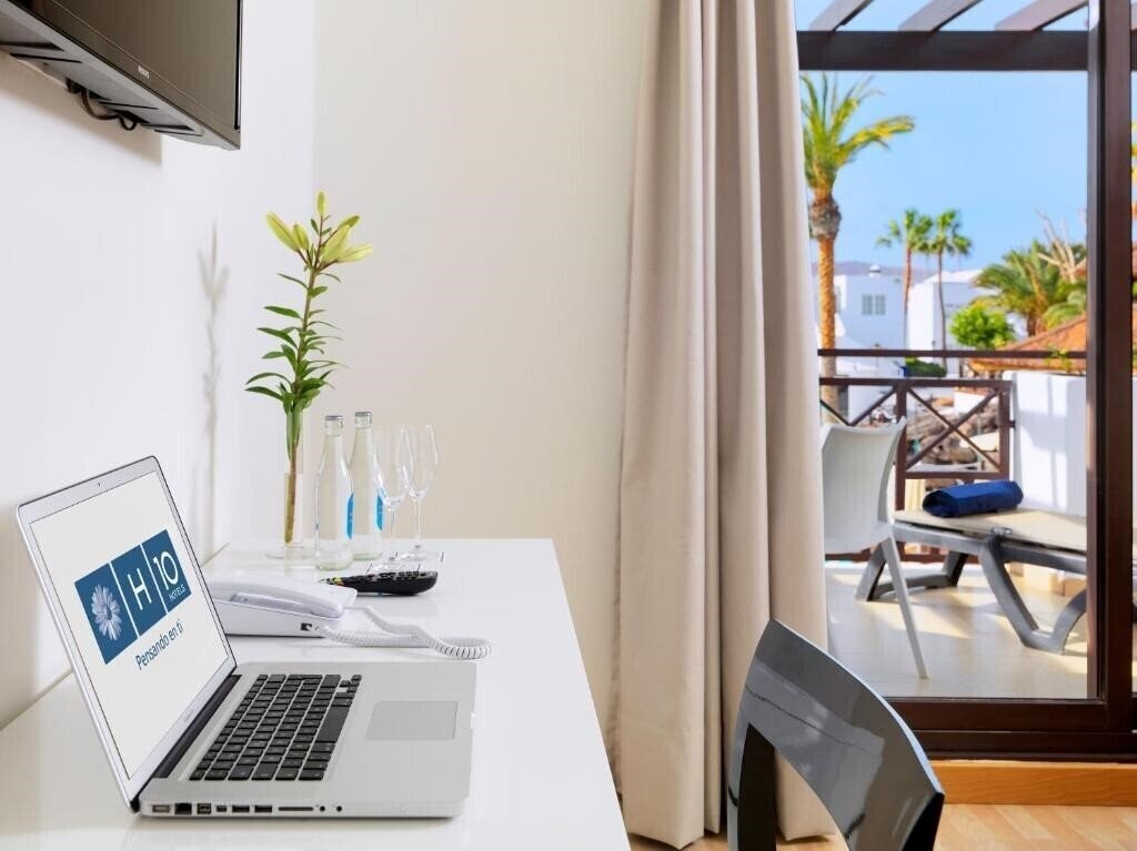 Панорама H10 White Suites (ex. Sentido) 4*