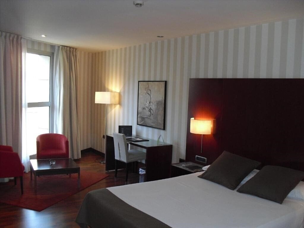 Апартаменты Zenit Lleida 4*